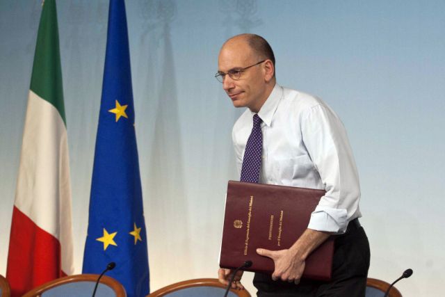 Στον «αέρα» η ιταλική κυβέρνηση αναμένοντας την τύχη του Μπερλουσκόνι