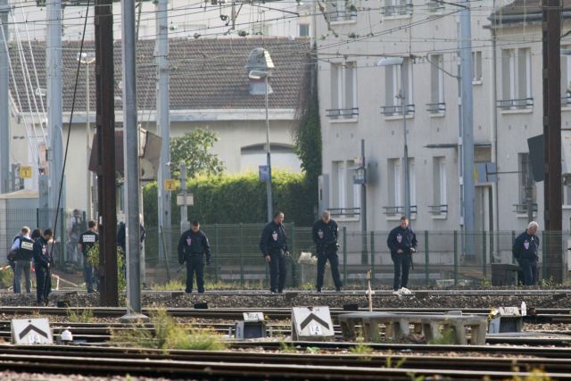 Μεταλλικό άγκιστρο ευθύνεται για τον εκτροχιασμό του τρένου στη Γαλλία
