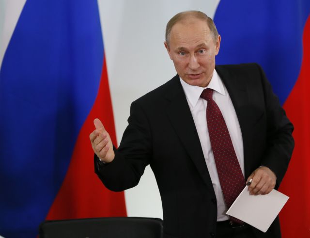 Οι ΗΠΑ μας έκαναν ανεπιθύμητο δώρο τον Σνόουντεν, λέει ο Πούτιν