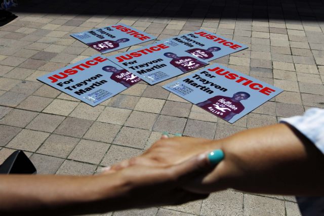 Δεν «κλείνει» η υπόθεση δολοφονίας του 17χρονου Αφροαμερικανού Τρέιβον