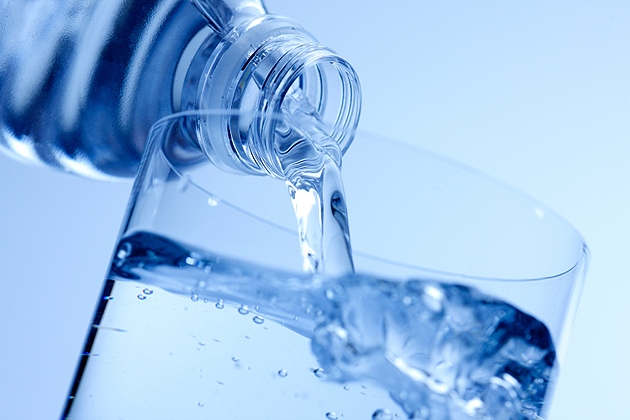 Πιείτε νερό και βελτιώστε τις πνευματικές σας επιδόσεις