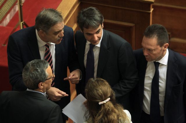 «Ή ψηφίζετε ή εκλογές», το εσωτερικό δίλημμα της συγκυβέρνησης