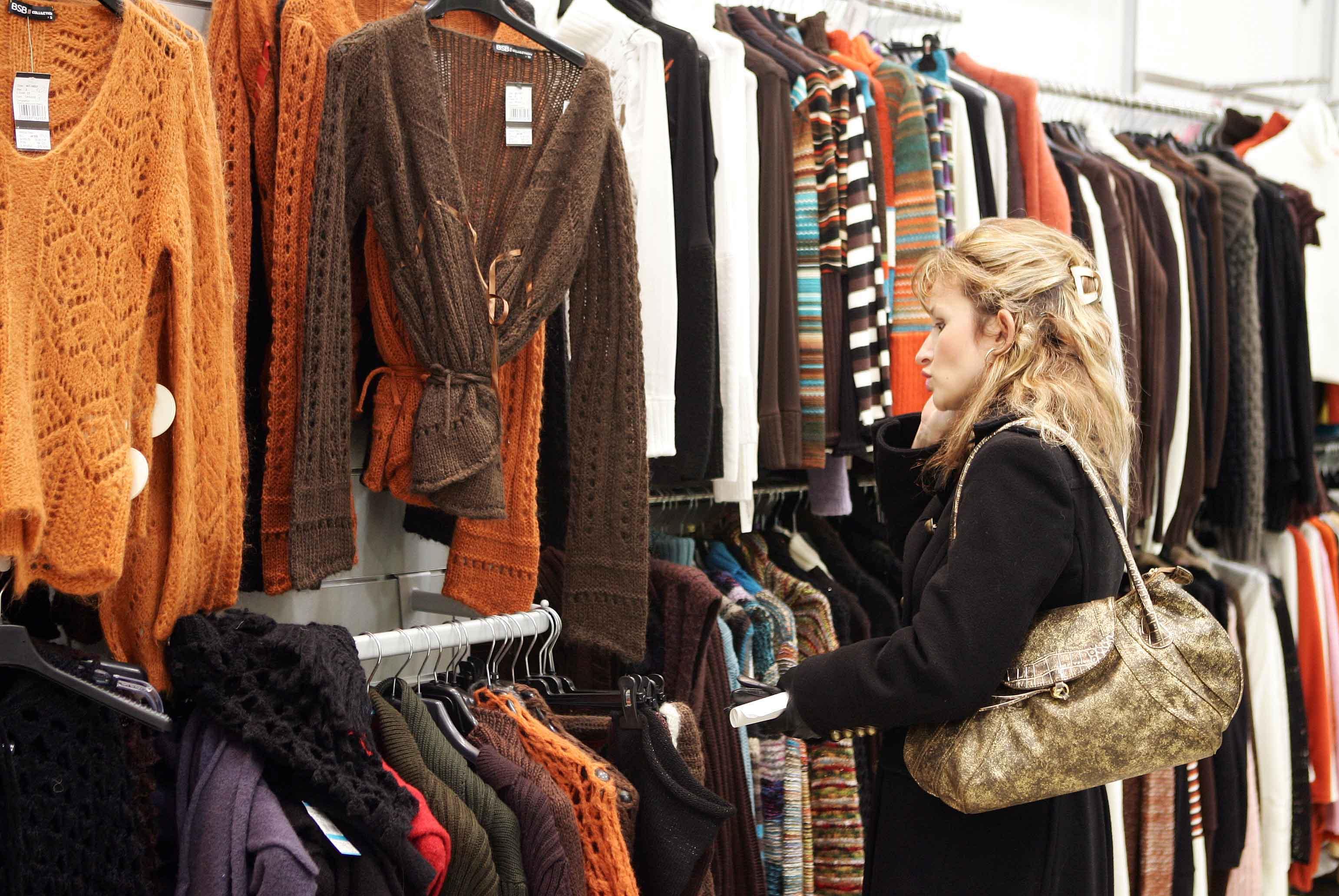 Συλλαλητήρια την Τρίτη κατά της κυριακάτικης λειτουργίας των καταστημάτων