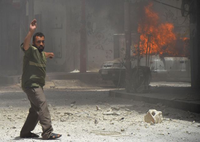 Μπαράζ επιδρομών στη Συρία πριν φθάσουν οι ειδικοί του ΟΗΕ για τα χημικά όπλα