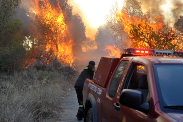 Πυρκαγιές στην Χίο, στα Μέγαρα και στην Άνδρο