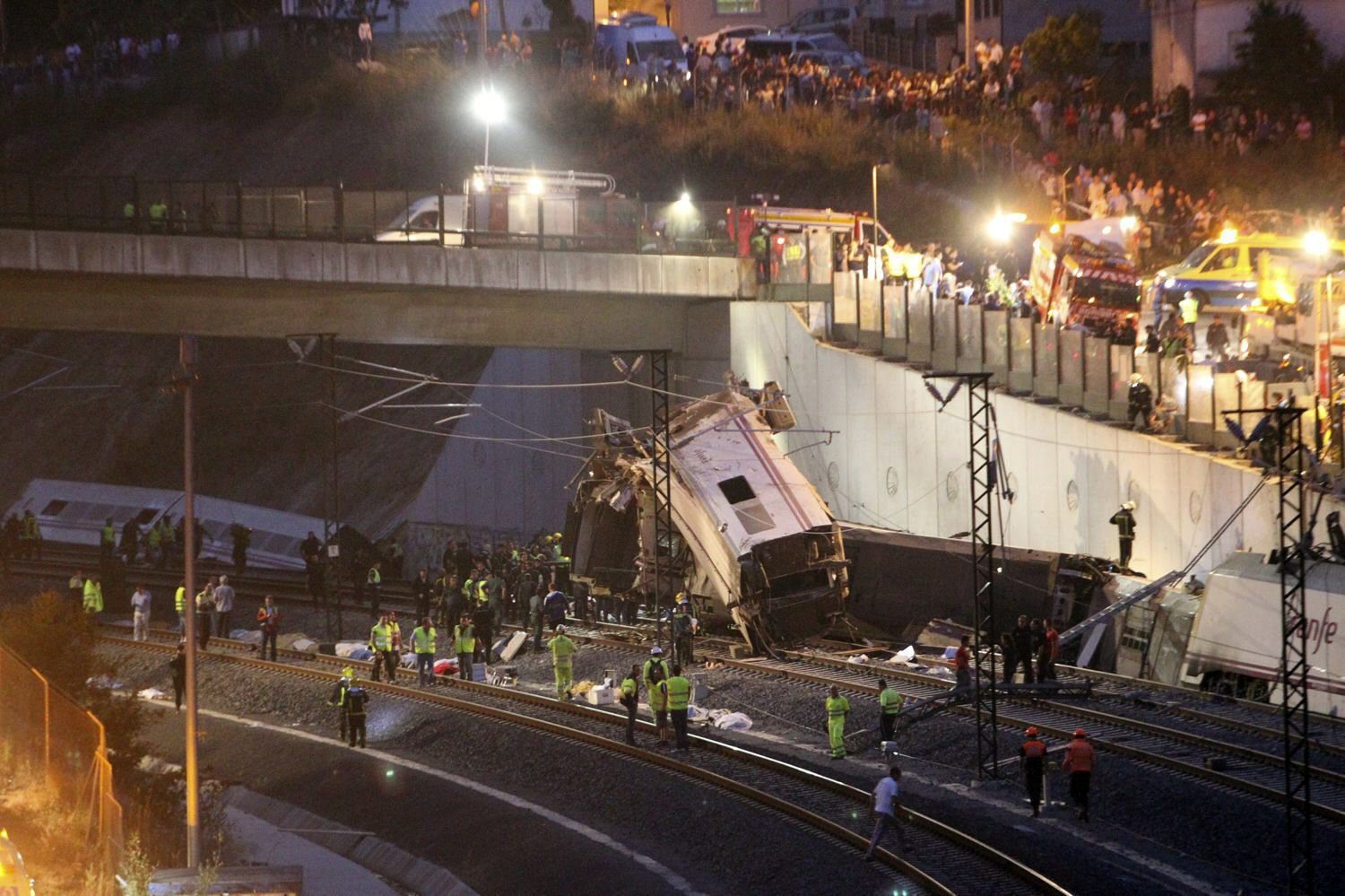 Σιδηροδρομική τραγωδία με 78 νεκρούς στην Ισπανία