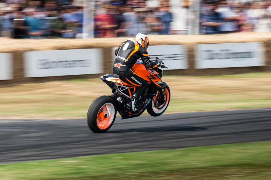 KTM 1290 Super Duke R: Ξυπνάει μέσα μας το κτήνος!