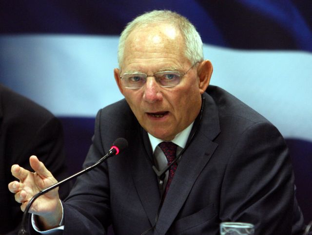 «Η Ελλάδα δεν έχει ακόμη περάσει το βουνό», δηλώνει ο Β. Σόιμπλε