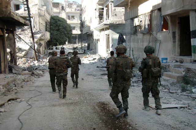 Προελαύνει ο συριακός στρατός στις συνοικίες της Χομς