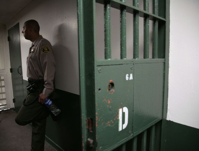 Εμπρηστές έγιναν δύο καναδοί για να εξασφαλίσουν «επισκεπτήριο» στη φυλακή