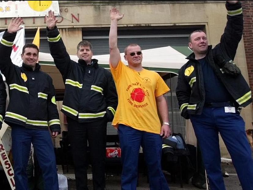 Χαριτωμένες και «πιπεράτες» κλήσεις δέχονται οι λονδρέζοι πυροσβέστες
