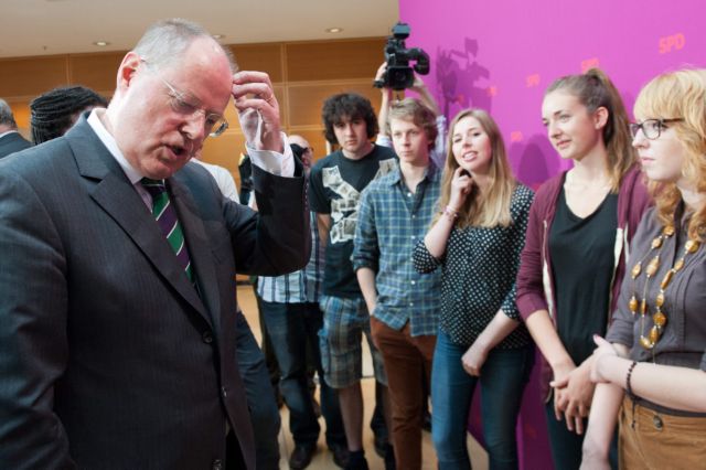 «Πολύ επιφυλακτικός» δηλώνει ο Στάινμπρουκ για νέο ελληνικό κούρεμα