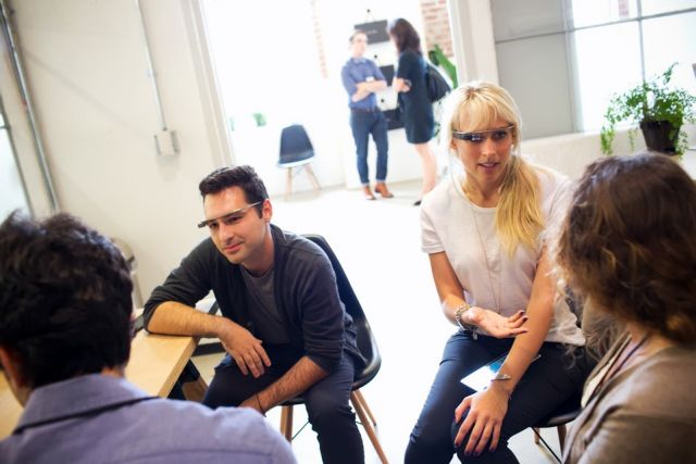 Προσκλήσεις στους φίλους όσων φορούν Google Glass, αποστέλλει η Google