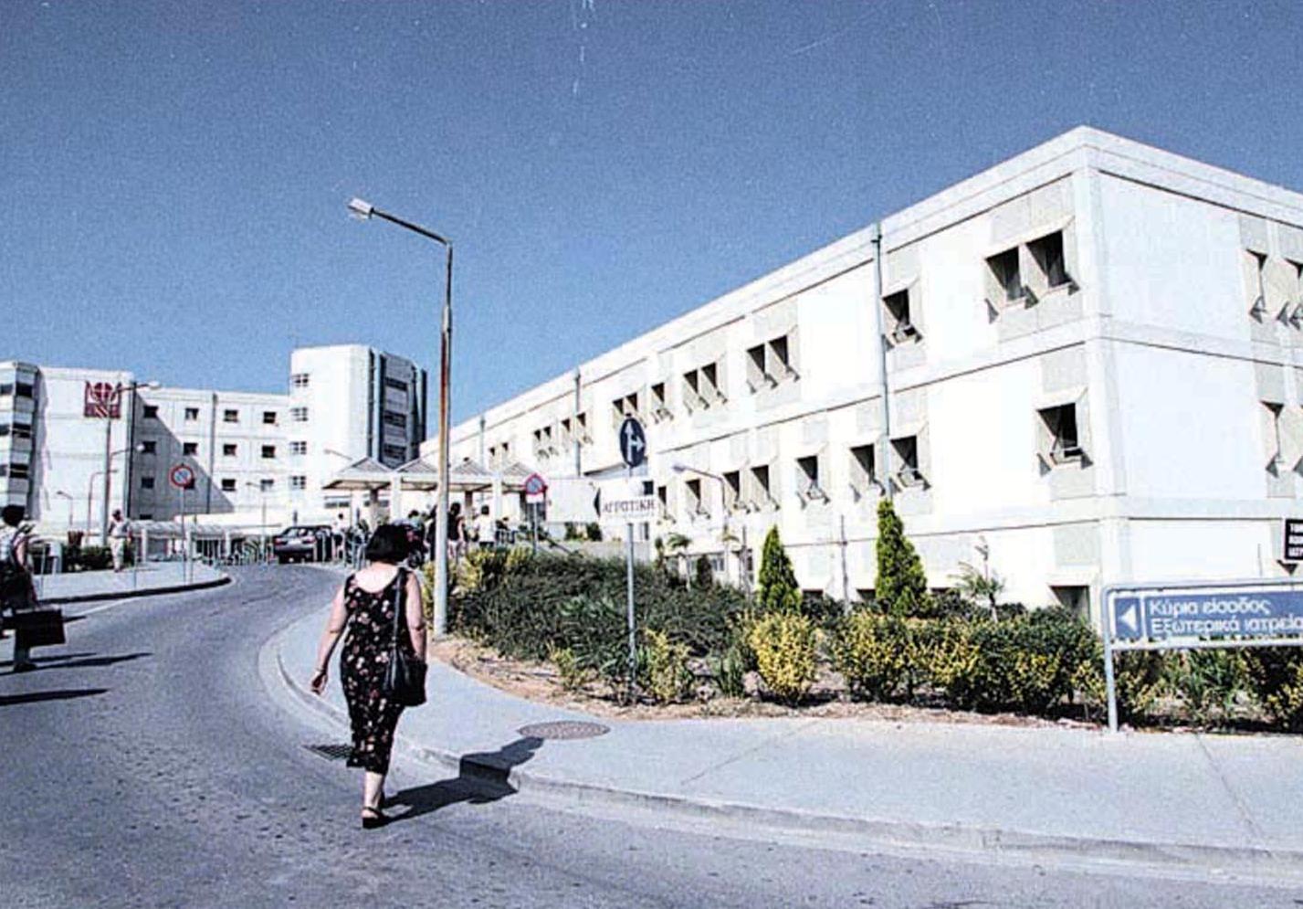 Στο Ηράκλειο νοσηλεύεται αστυνομικός που τραυματίστηκε σε συμπλοκή στη Σαντορίνη