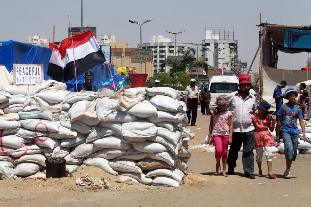 Σε κινητοποιήσεις καλούν οι ισλαμιστές στην Αίγυπτο, περιμένοντας επέμβαση