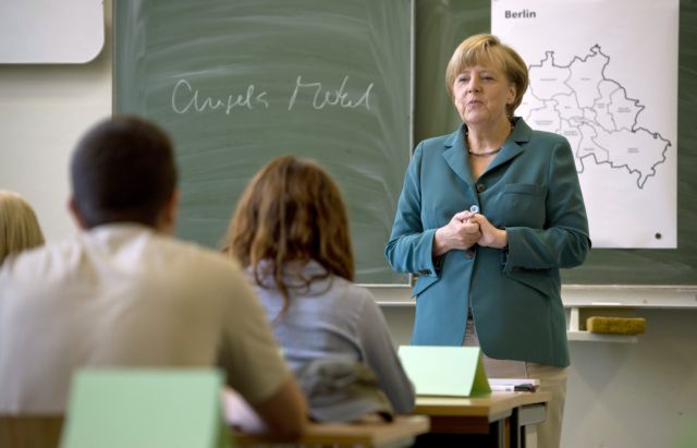 Η… καθηγήτρια Μέρκελ δίδαξε σε λύκειο για το Τείχος του Βερολίνου