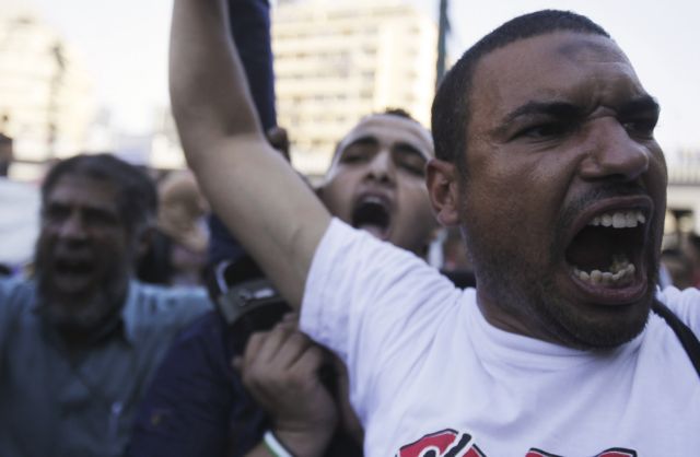 Ο στρατός προειδοποιεί ξανά τους Αδελφούς Μουσουλμάνους