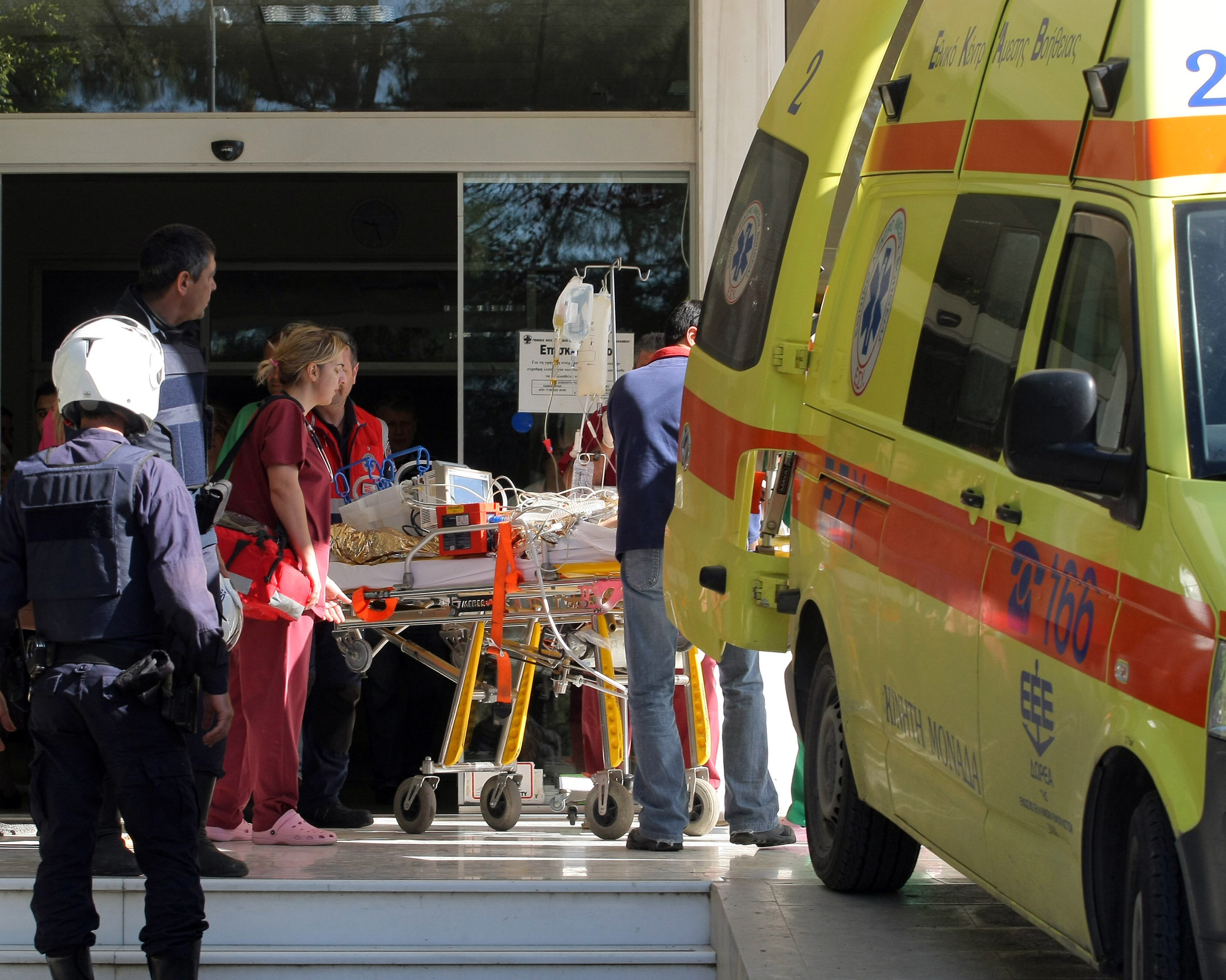 Πέντε τραυματίες σε σύγκρουση θαλάσσιου ταξί με λέμβο στο Πόρτο Χέλι