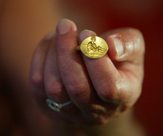 Δαχτυλίδι-φονικό όπλο του 14ου αιώνα ανακαλύφθηκε στη Βουλγαρία