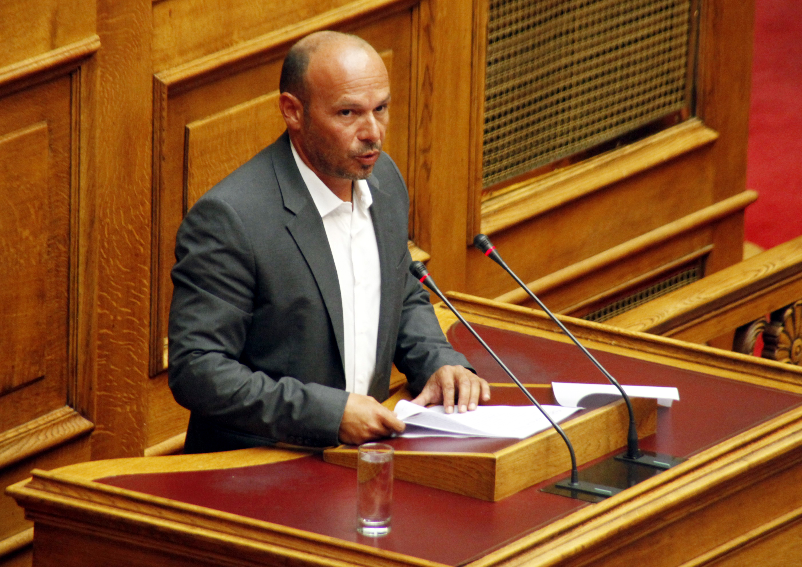 Ανακλήθηκε η άδεια οπλοφορίας του βουλευτή της Χρυσής Αυγής Αντ.Γρέγου