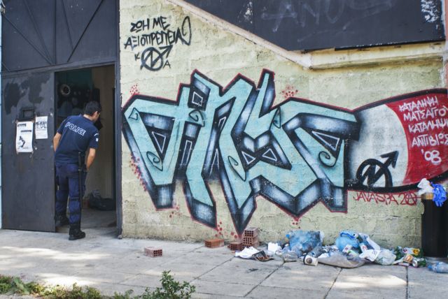 Πολύωρος εγκλωβισμός αλλοδαπών μικροπωλητών σε κτίριο στα Ιωάννινα