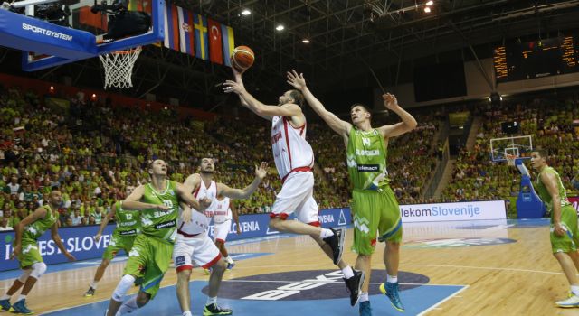 Δύσκολο τρία στα τρία για τη Σλοβενία και πρόκριση