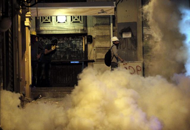 Βίαιη διάλυση διαδήλωσης στην Τουρκία για το θάνατο του Αχμέτ Ατακάν