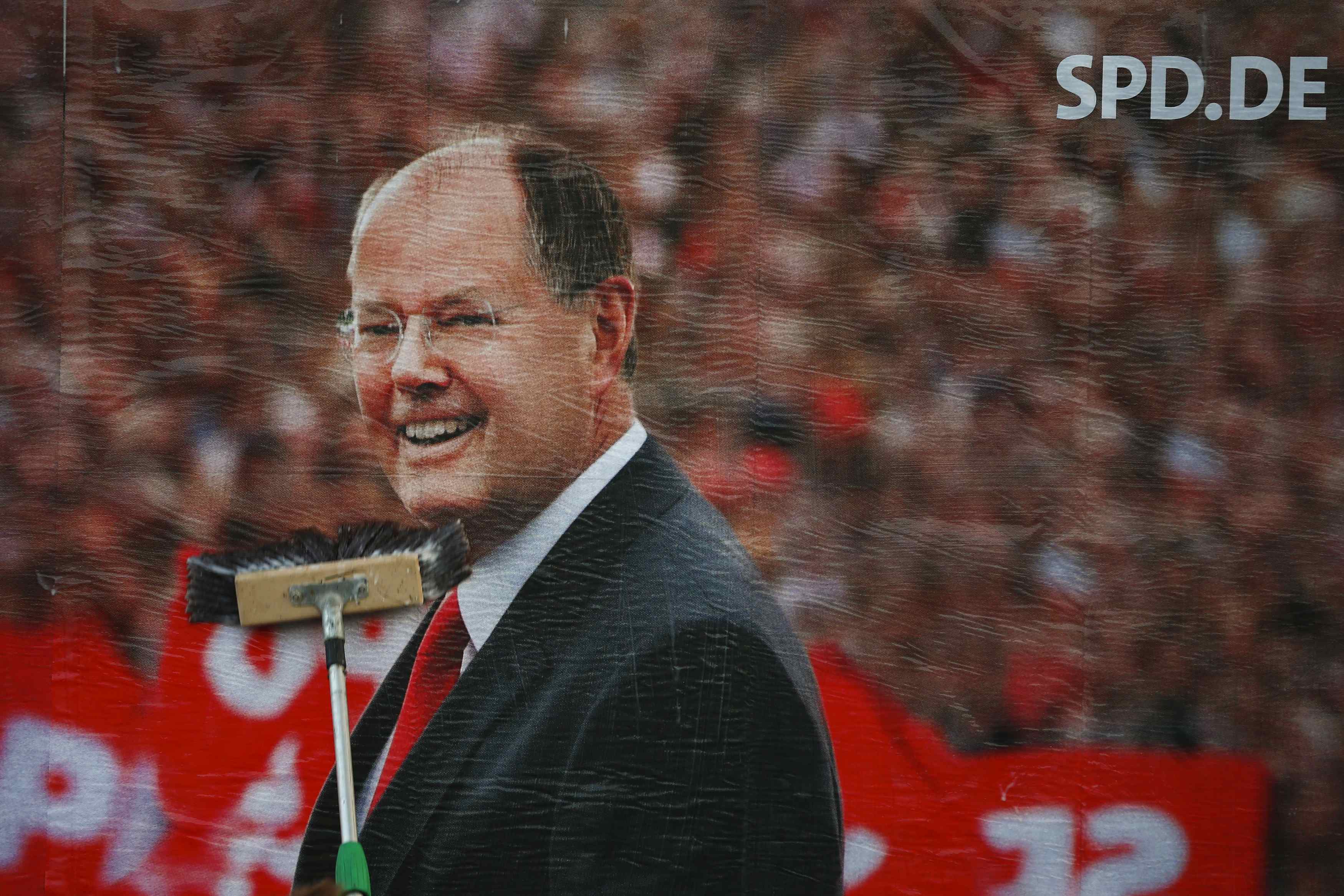 Σχέδιο Μάρσαλ για την Ευρωζώνη προτείνει ο Πέερ Στάινμπρουκ