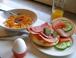 Τέσσερις λόγοι για να τρώτε πρωινό καθημερινά