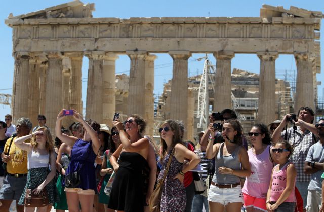 Αύξηση του τουριστικού ρεύματος προς την Ελλάδα το 2014 βλέπει ο TUI
