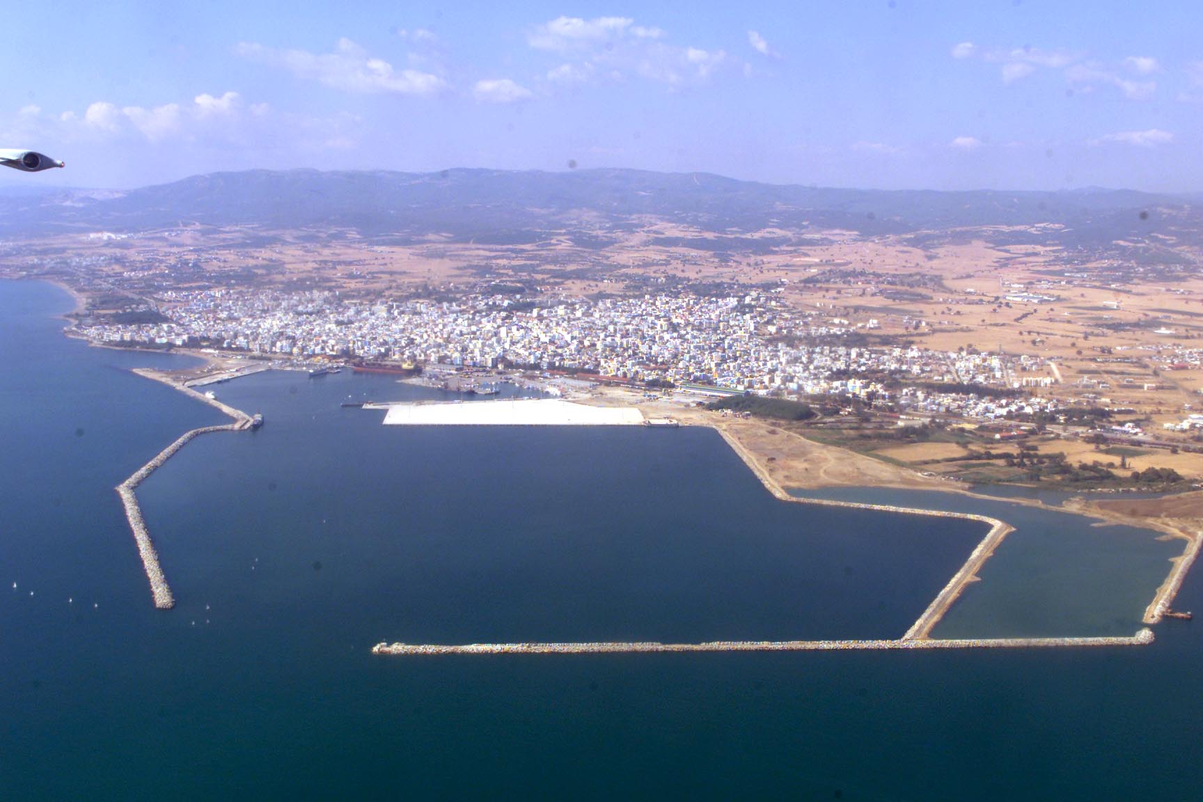 Υπεγράφη η σύμβαση για τη σύνδεση του λιμένα Αλεξανδρούπολης με τον ΟΣΕ