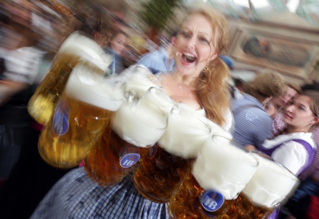 Το Μόναχο ξεχνά -για λίγο- τις εκλογές και υποδέχεται το Oktoberfest