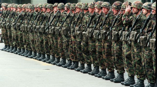 Διατήρηση της στρατιωτικής θητείας ψήφισαν οι Ελβετοί σε δημοψήφισμα