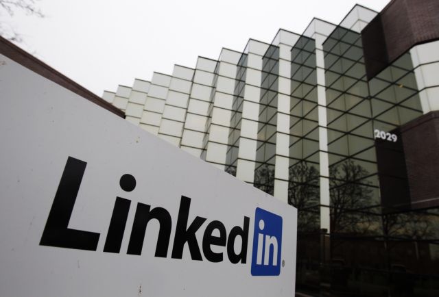 Μαζική μήνυση στο LinkedIn από μέλη για εκμετάλλευση των επαφών τους