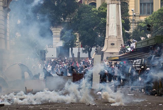 Δακρυγόνα και πλαστικές σφαίρες εναντίον δασκάλων στο Ρίο ντε Ζανέιρο