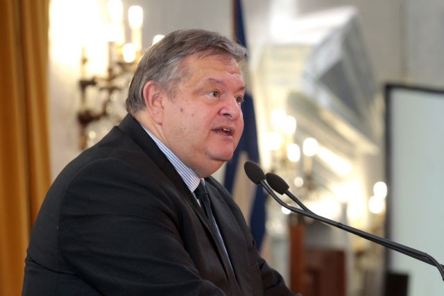 Δεν υπάρχει ολοκληρωμένη δικαστική κρίση για τη ΧΑ, λέει ο Βενιζέλος