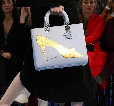 Τα 10 απαραίτητα κομμάτια της σεζόν