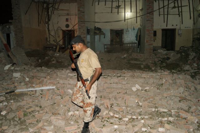 Βομβιστική επίθεση με τουλάχιστον 15 νεκρούς στο βορειοδυτικό Πακιστάν
