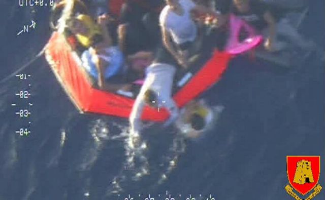 «Δεκάδες νεκροί» σε νέο ναυάγιο με μετανάστες στη Σικελία