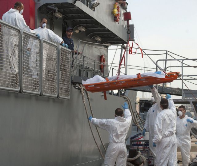 Περισσότεροι από 30 οι νεκροί από το ναυάγιο ανοιχτά της Σικελίας