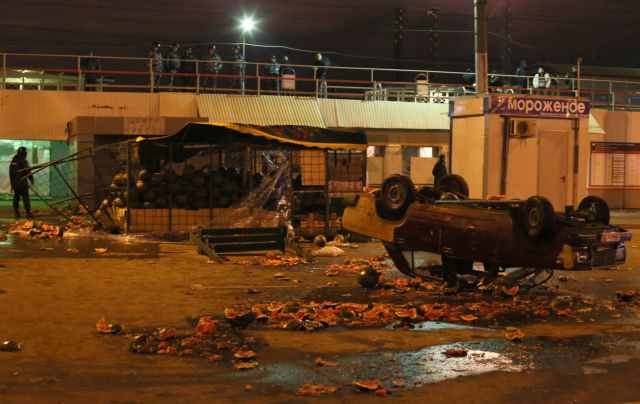 Νύχτα χάους με στόχο μαγαζιά μεταναστών στη Μόσχα μετά από φόνο