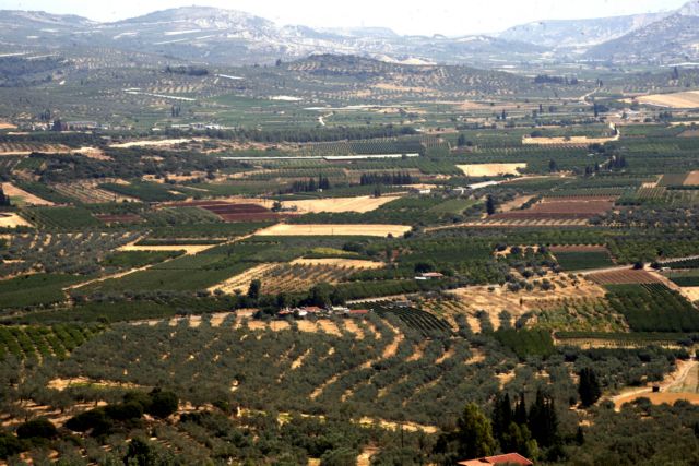 Κατά της «υπερφορολόγησης των αγροτεμαχίων» 60 βουλευτές της ΝΔ