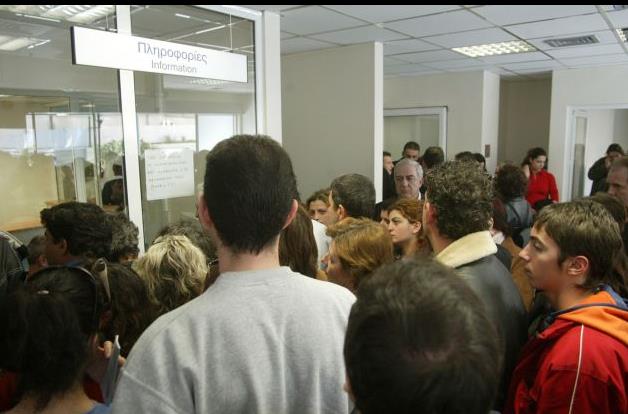 Κωφεύει η Κομισιόν για τις πολλές ώρες εργασίας των γιατρών, καταγγέλλει ο ΣΥΡΙΖΑ