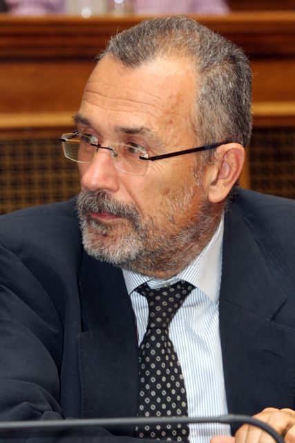 «Απολύτως αναγκαίο» να εκκενωθεί το Ραδιομέγαρο, λέει ο Π.Καψής