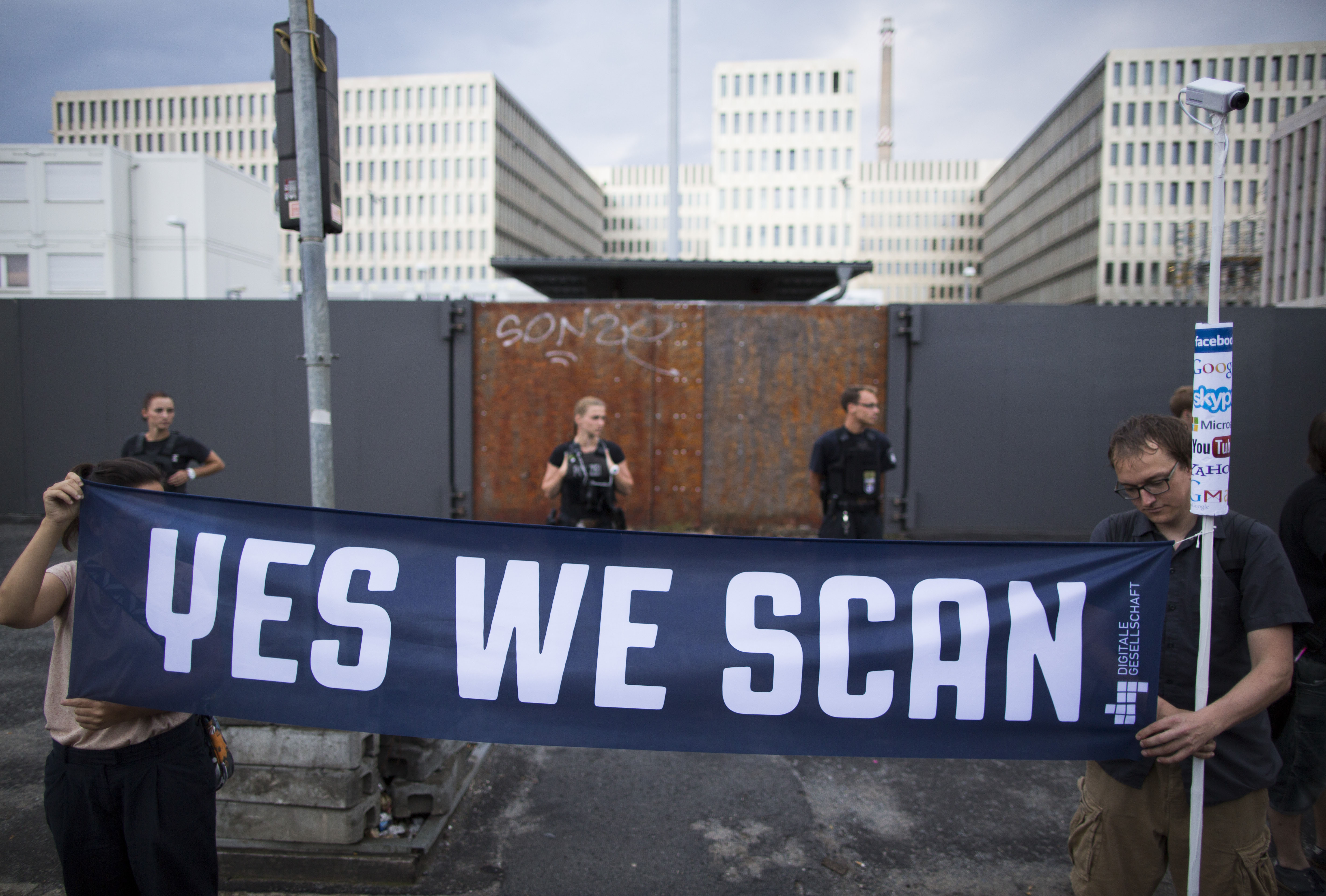 Εκατομμύρια Γάλλους «κρυφάκουγε» η NSA
