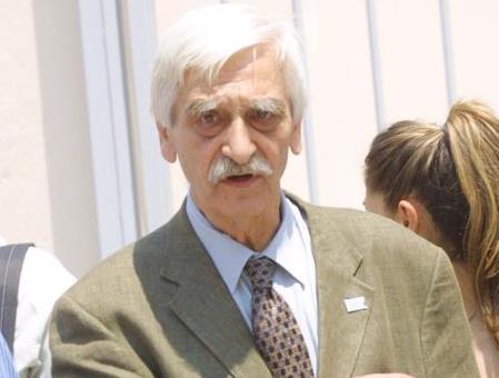 Πέθανε το ιστορικό στέλεχος του ΠΑΣΟΚ, Αντώνης Καρράς