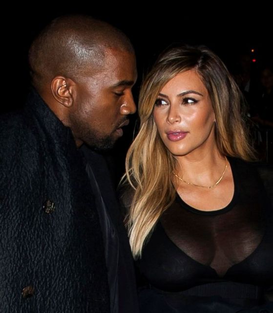 Ο Kanye West έκανε πρόταση στην Κim Kardashian μέσα σε γήπεδο
