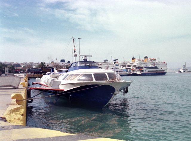 Οδικώς στον Πειραιά οι 56 επιβάτες ιπτάμενου δελφινιού από τον Πόρο