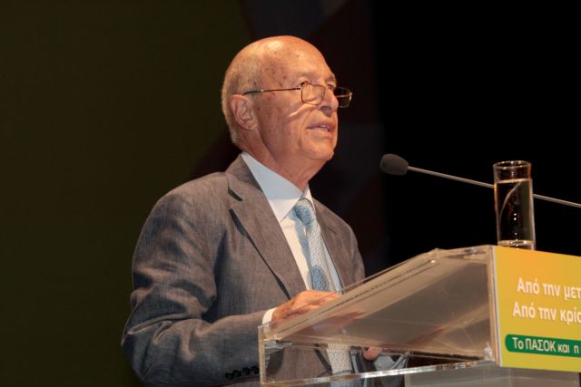 Επιστροφή του Κ.Σημίτη στην κεντρική πολιτική σκηνή «βλέπει» το Spiegel