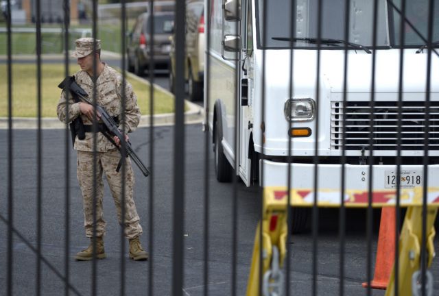 Πυροβολισμοί σε βάση του Πολεμικού Ναυτικού στο Τενεσί
